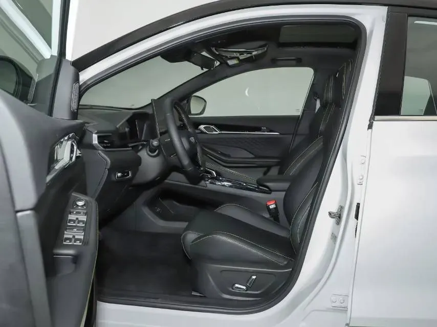 2025 Geely Coolray 1.5T 181HP L4 7DCT,autocango,china used car exporter,china ev exporter,chinese used car exporter,chinese used ev exporter