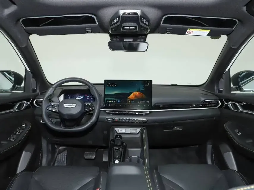 2025 Geely Coolray 1.5T 181HP L4 7DCT,autocango,china used car exporter,china ev exporter,chinese used car exporter,chinese used ev exporter