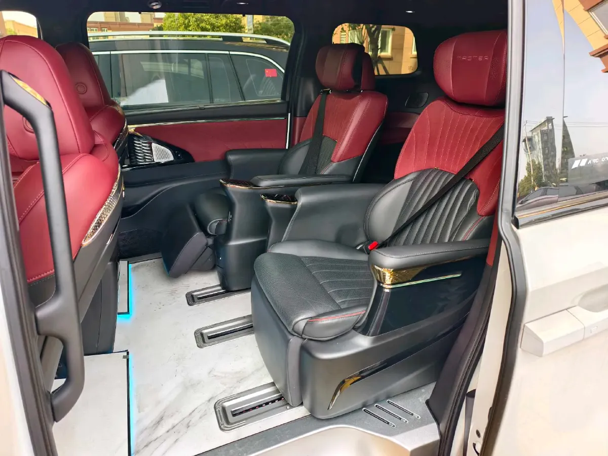 2023 GAC Trumpchi M8 2.0T 252HP L4 8AT,autocango,china used car exporter,china ev exporter,chinese used car exporter,chinese used ev exporter