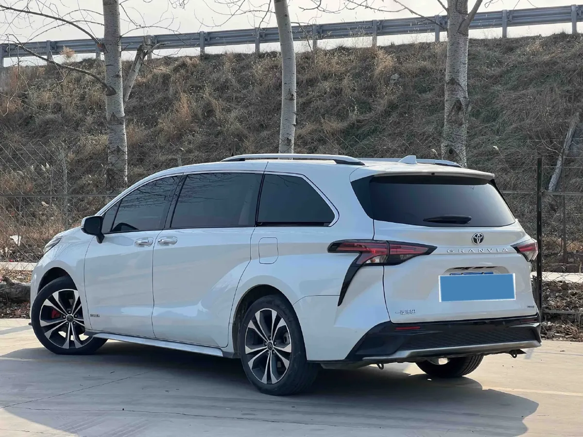2023 Toyota Granvia 2.5L 189HP L4 E-CVT Hybrid,autocango,china used car exporter,china ev exporter,chinese used car exporter,chinese used ev exporter