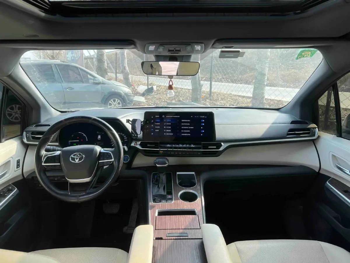 2023 Toyota Granvia 2.5L 189HP L4 E-CVT Hybrid,autocango,china used car exporter,china ev exporter,chinese used car exporter,chinese used ev exporter