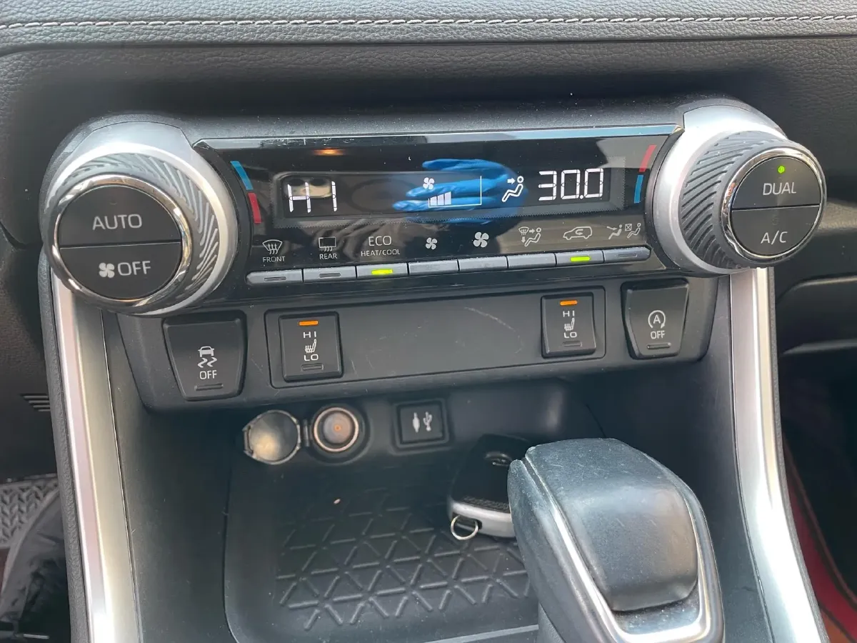 2021 Toyota RAV4 2.0L 171HP L4 CVT,autocango,china used car exporter,china ev exporter,chinese used car exporter,chinese used ev exporter