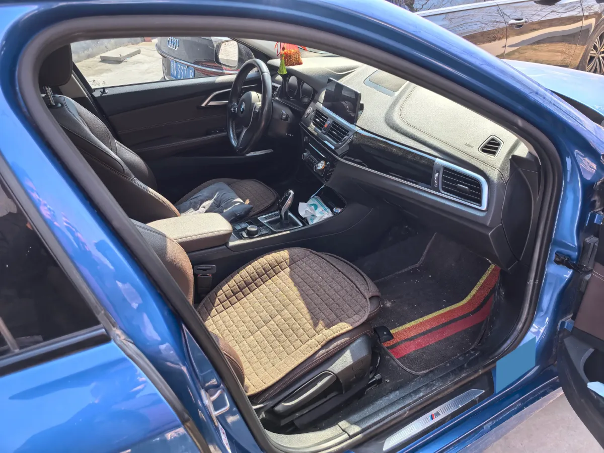 2020 BMW 1 Series 1.5T 140HP L3 7DCT,autocango,china used car exporter,china ev exporter,chinese used car exporter,chinese used ev exporter