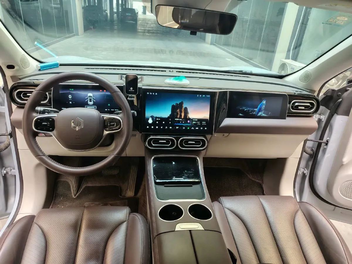 2023 Leapmotor C11 Range Extended 131HP REEV 30.1KWH,autocango,china used car exporter,china ev exporter,chinese used car exporter,chinese used ev exporter