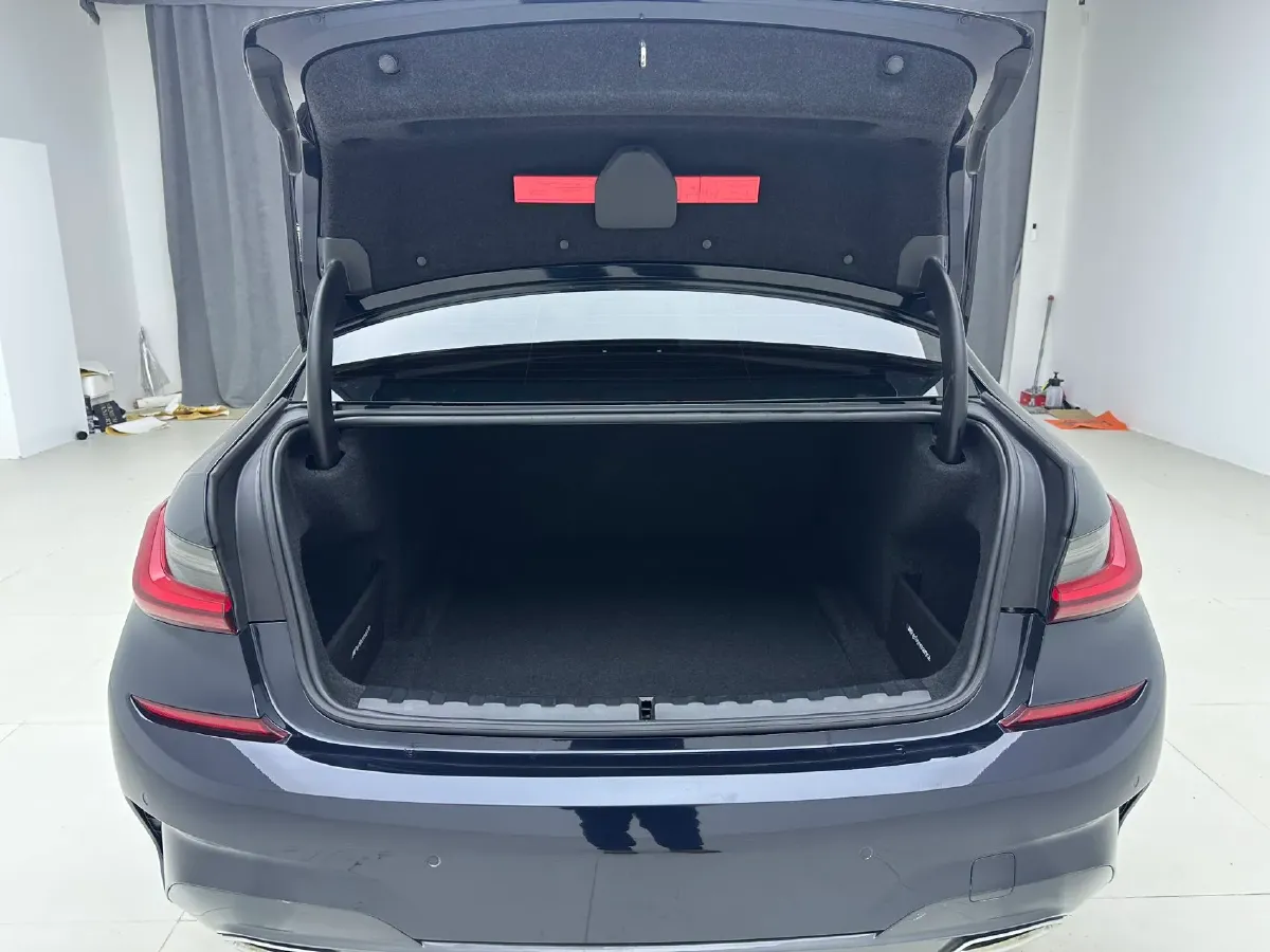 2022 BMW 3 Series 2.0T 156HP L4 8AT,autocango,china used car exporter,china ev exporter,chinese used car exporter,chinese used ev exporter