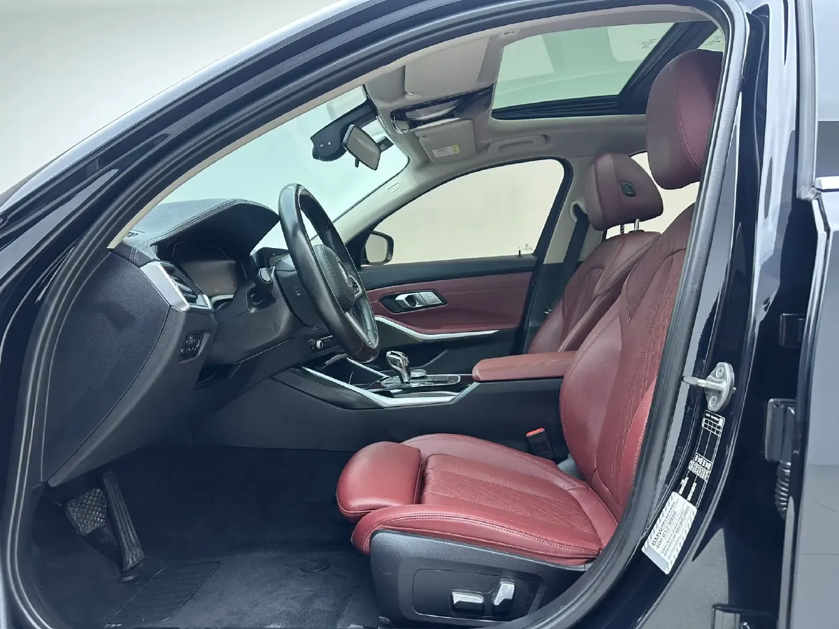 2022 BMW 3 Series 2.0T 156HP L4 8AT,autocango,china used car exporter,china ev exporter,chinese used car exporter,chinese used ev exporter