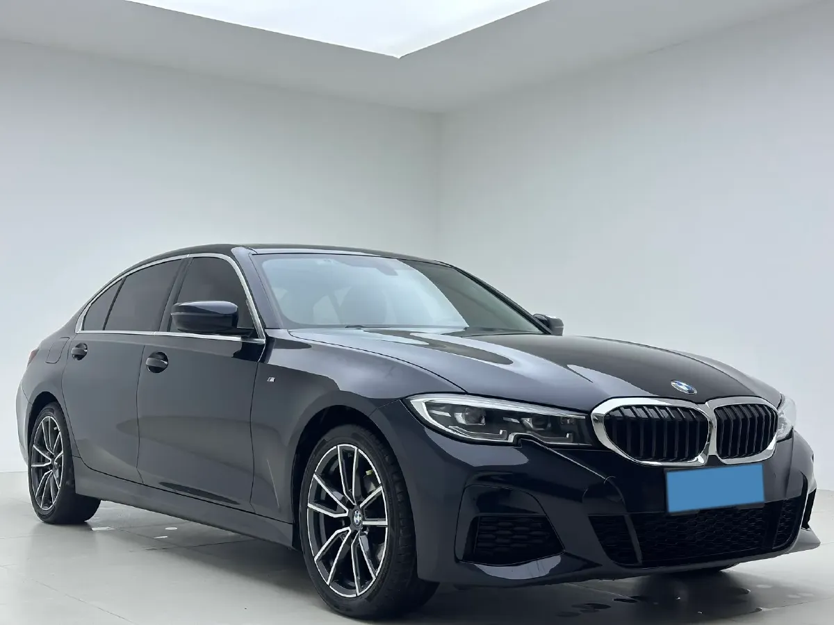 2022 BMW 3 Series 2.0T 156HP L4 8AT,autocango,china used car exporter,china ev exporter,chinese used car exporter,chinese used ev exporter