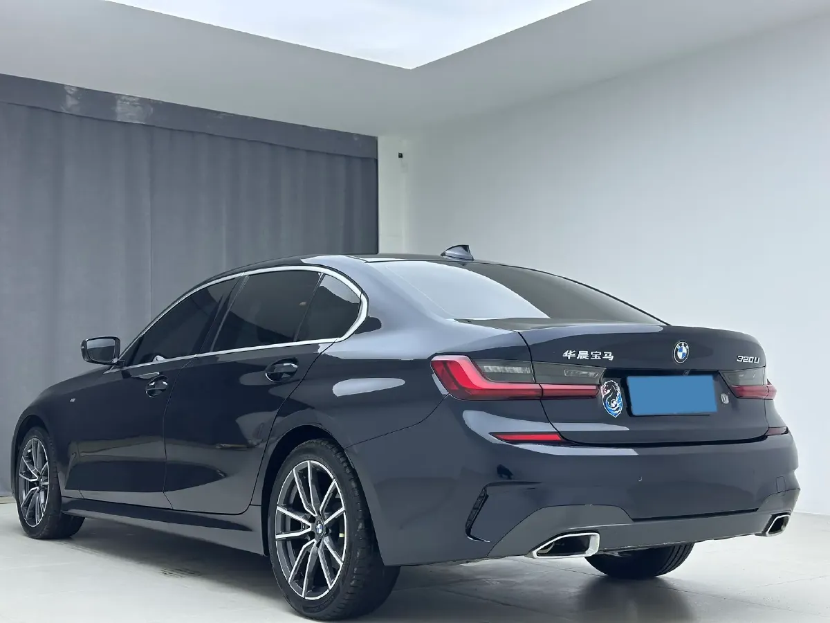 2022 BMW 3 Series 2.0T 156HP L4 8AT,autocango,china used car exporter,china ev exporter,chinese used car exporter,chinese used ev exporter