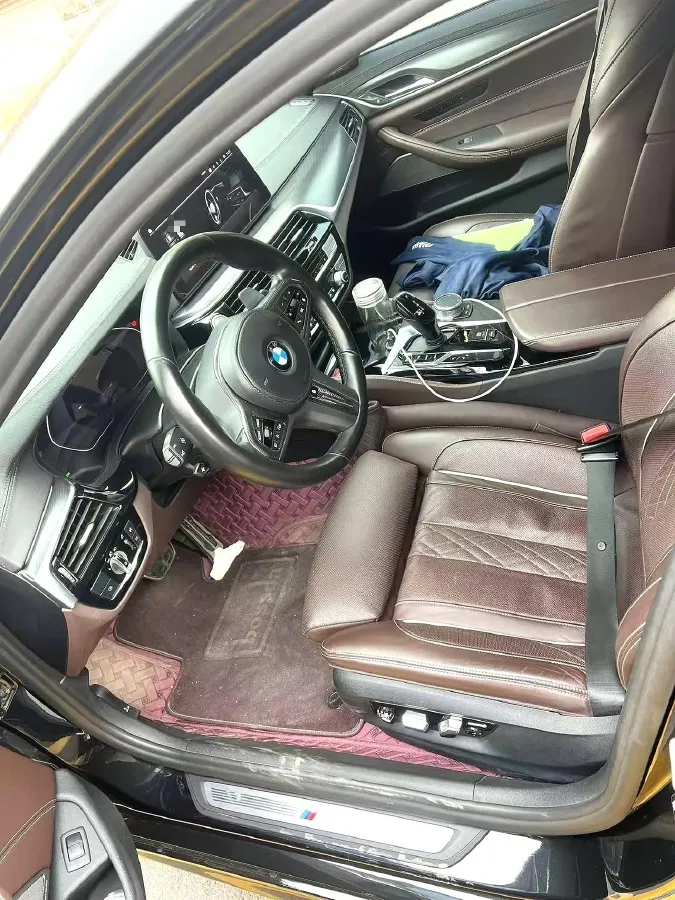 2022 BMW 5 Series 3.0T 340HP L6 8AT,autocango,china used car exporter,china ev exporter,chinese used car exporter,chinese used ev exporter