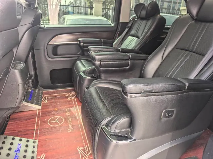 2021 Mercedes-Benz V Class 2.0T 211HP L4 9AT,autocango,china used car exporter,china ev exporter,chinese used car exporter,chinese used ev exporter