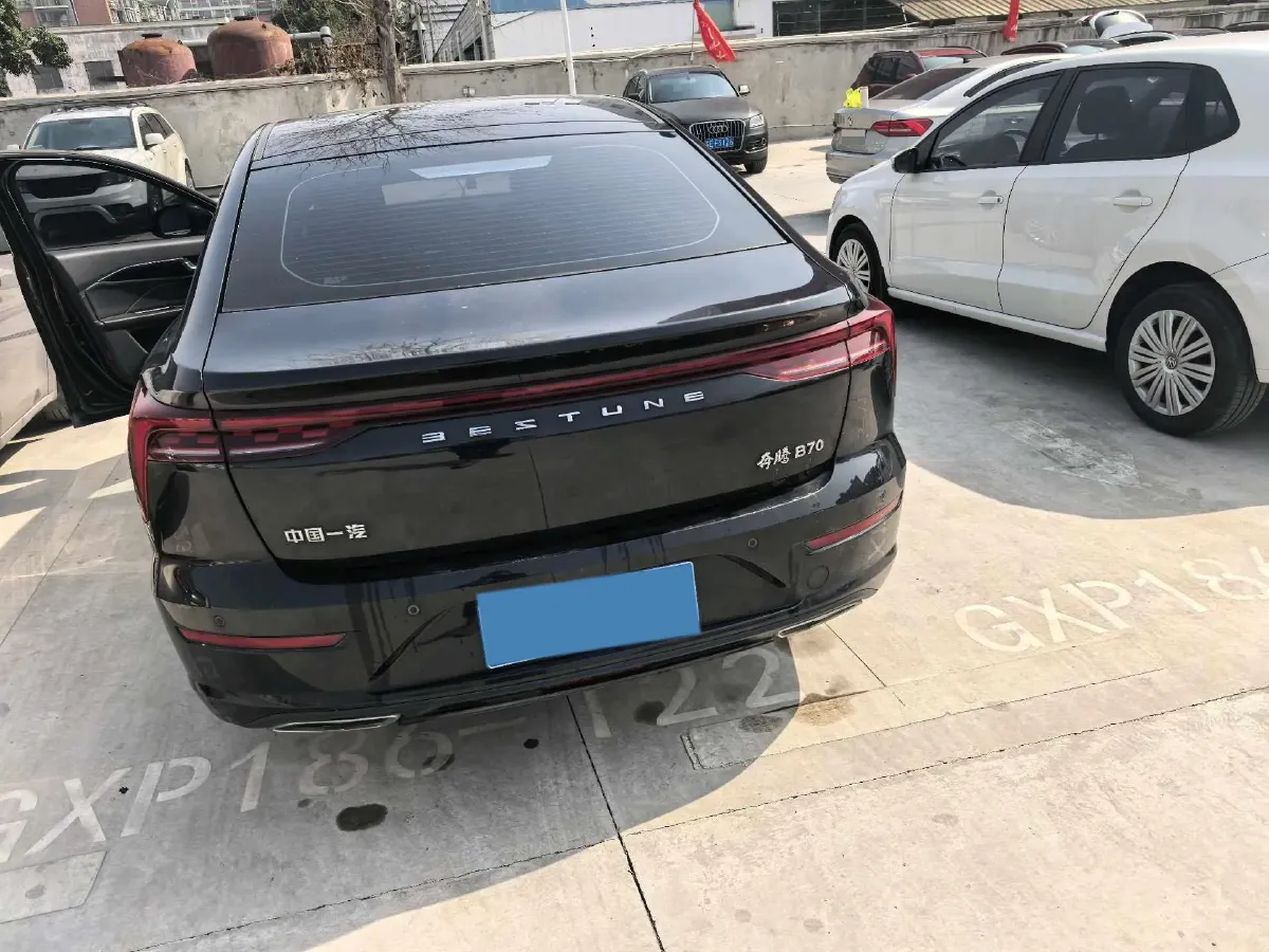 2021 Bestune B70 1.5T 169HP L4 7DCT,autocango,china used car exporter,china ev exporter,chinese used car exporter,chinese used ev exporter