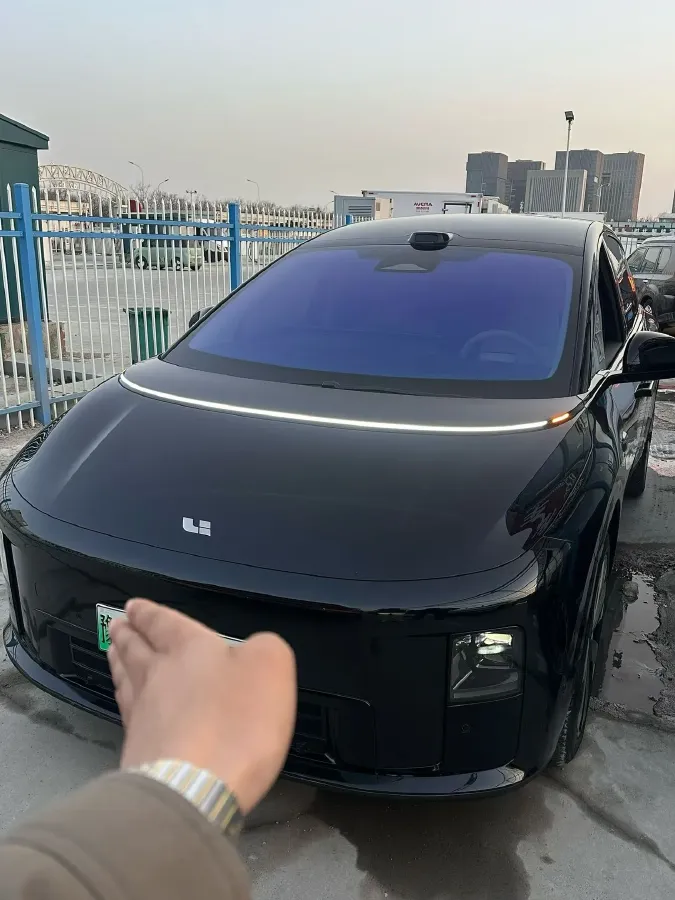 2025 Li i8 BEV,autocango,china used car exporter,china ev exporter,chinese used car exporter,chinese used ev exporter