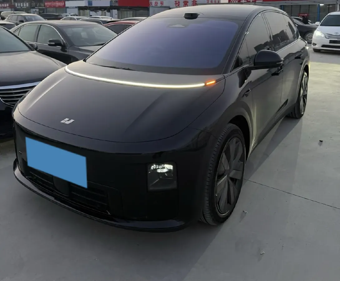 2025 Li i8 BEV,autocango,china used car exporter,china ev exporter,chinese used car exporter,chinese used ev exporter