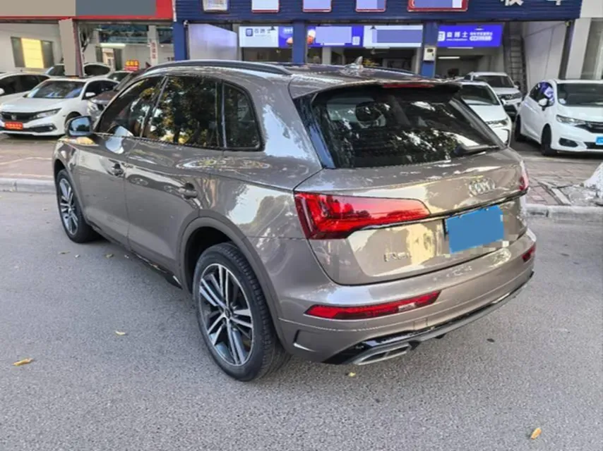 2022 Audi Q5L 2.0T 190HP L4 7DCT,autocango,china used car exporter,china ev exporter,chinese used car exporter,chinese used ev exporter