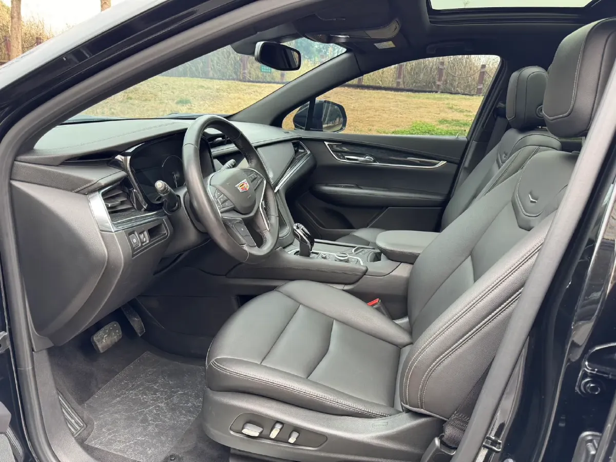 2021 Cadillac XT5 2.0T 237HP L4 9AT,autocango,china used car exporter,china ev exporter,chinese used car exporter,chinese used ev exporter