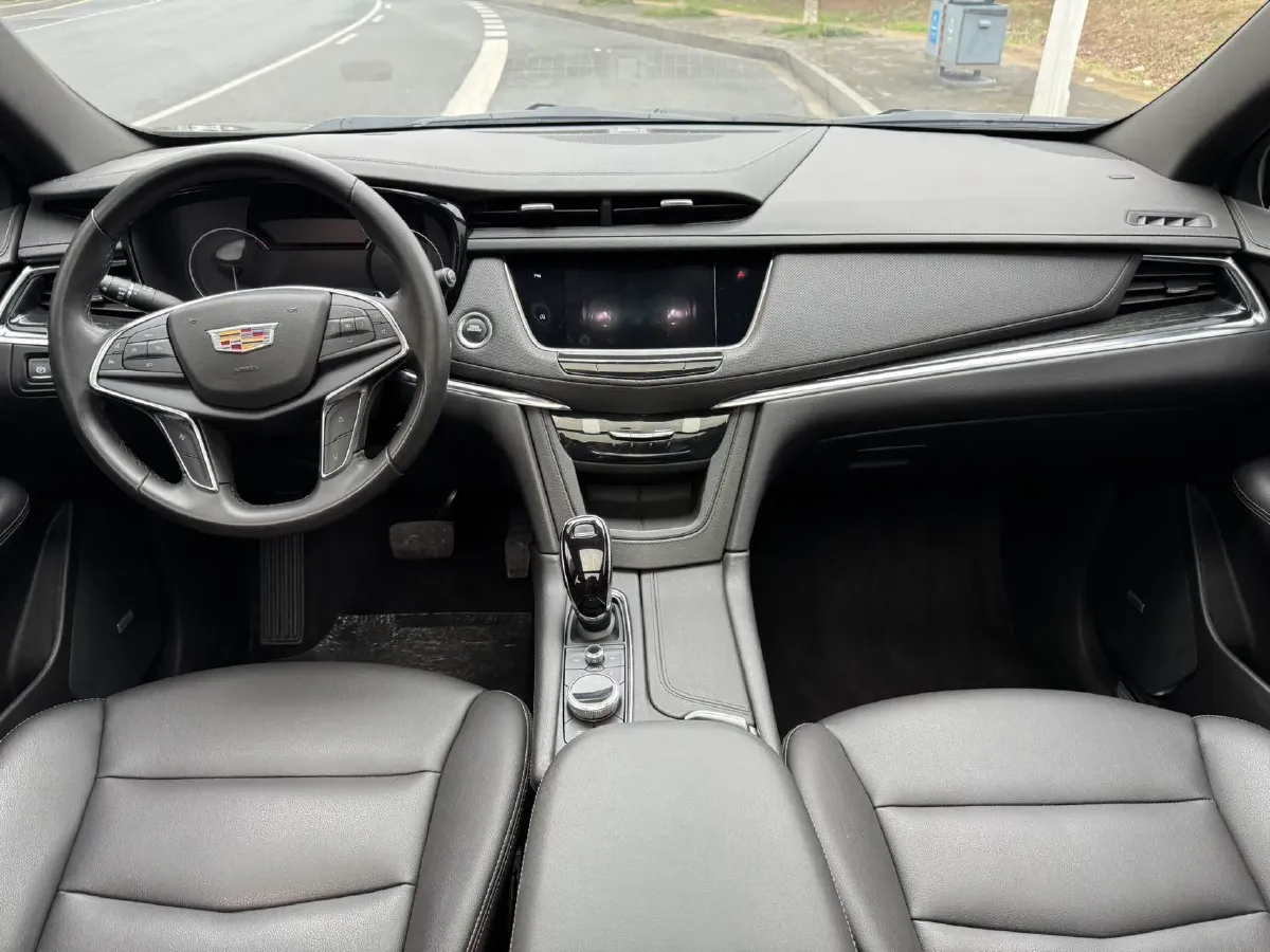 2021 Cadillac XT5 2.0T 237HP L4 9AT,autocango,china used car exporter,china ev exporter,chinese used car exporter,chinese used ev exporter