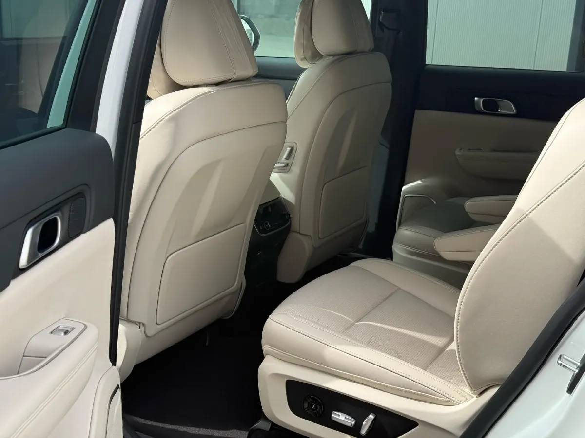 2021 Li ONE Range Extended 131HP REEV 40.5KWH,autocango,china used car exporter,china ev exporter,chinese used car exporter,chinese used ev exporter