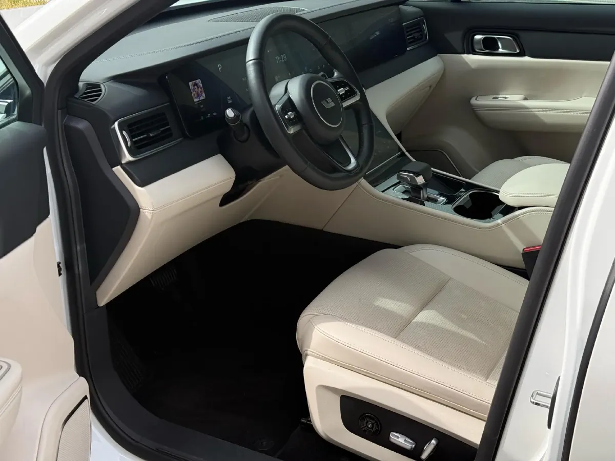 2021 Li ONE Range Extended 131HP REEV 40.5KWH,autocango,china used car exporter,china ev exporter,chinese used car exporter,chinese used ev exporter