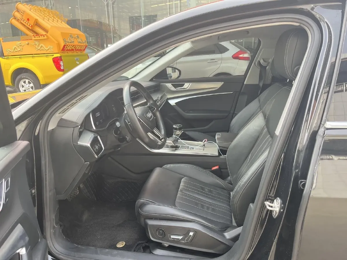 2023 Audi A6L 2.0T 245HP L4 7DCT,autocango,china used car exporter,china ev exporter,chinese used car exporter,chinese used ev exporter