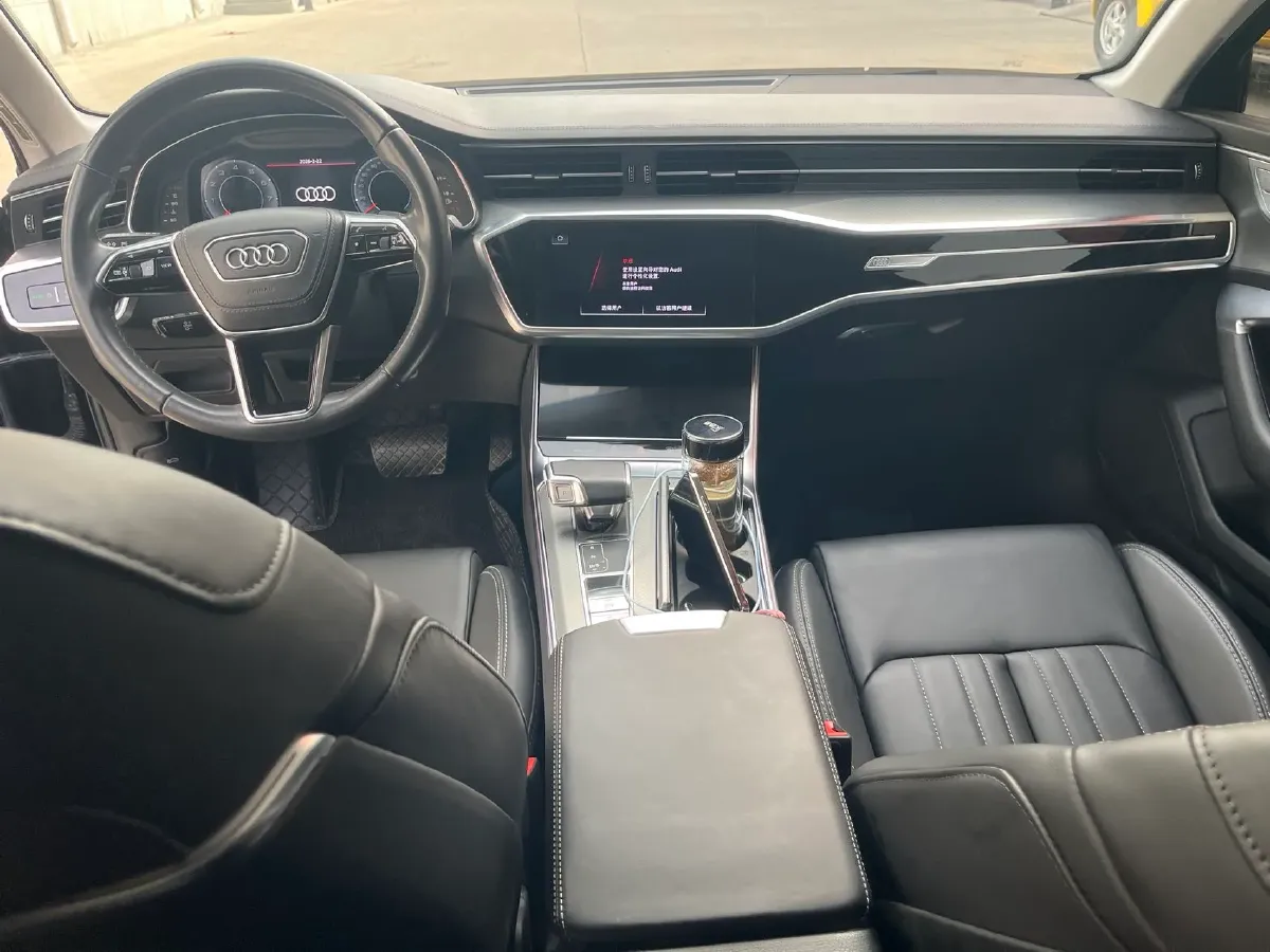 2023 Audi A6L 2.0T 245HP L4 7DCT,autocango,china used car exporter,china ev exporter,chinese used car exporter,chinese used ev exporter