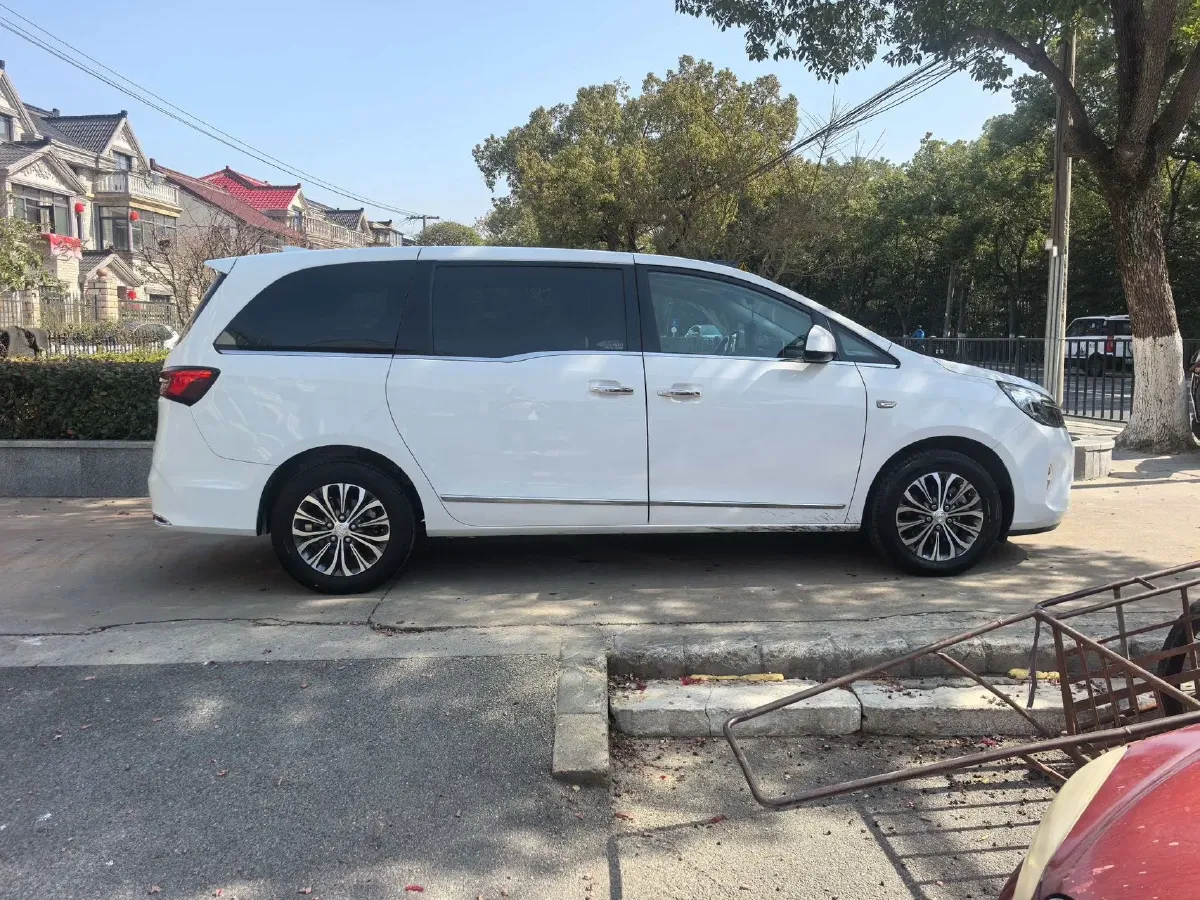 2022 Buick GL8 2.0T 237HP L4 9AT,autocango,china used car exporter,china ev exporter,chinese used car exporter,chinese used ev exporter