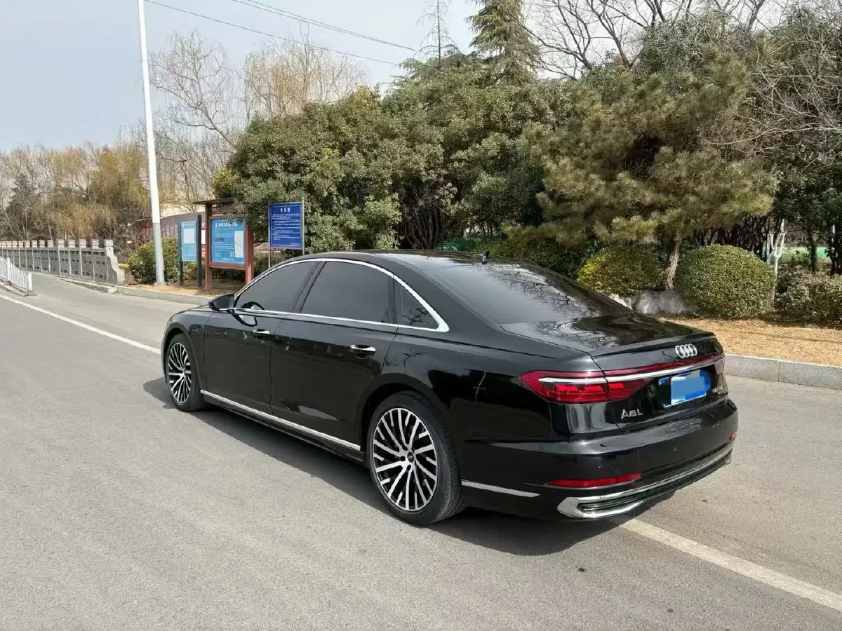 2023 Audi A8 3.0T 286HP V6 8AT,autocango,china used car exporter,china ev exporter,chinese used car exporter,chinese used ev exporter