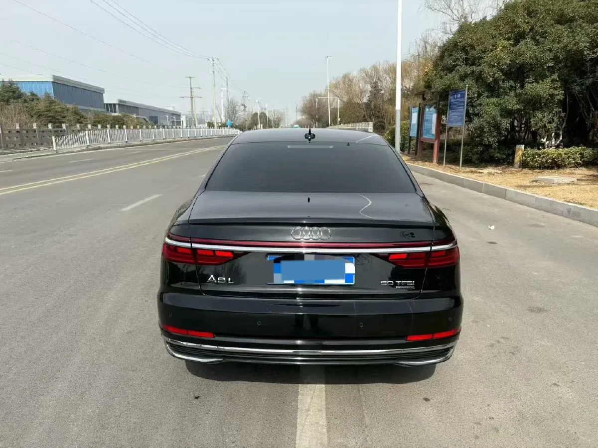2023 Audi A8 3.0T 286HP V6 8AT,autocango,china used car exporter,china ev exporter,chinese used car exporter,chinese used ev exporter