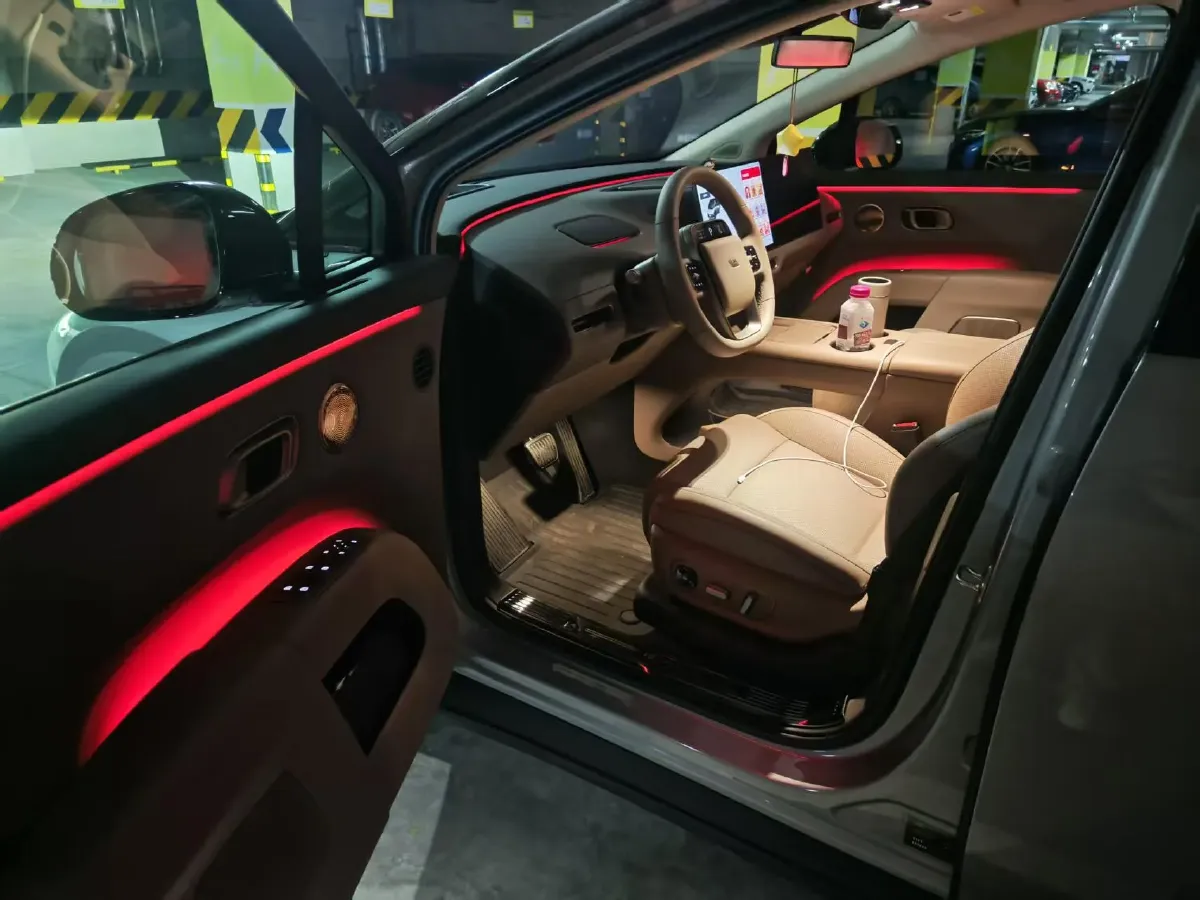 2025 Li i8 BEV,autocango,china used car exporter,china ev exporter,chinese used car exporter,chinese used ev exporter