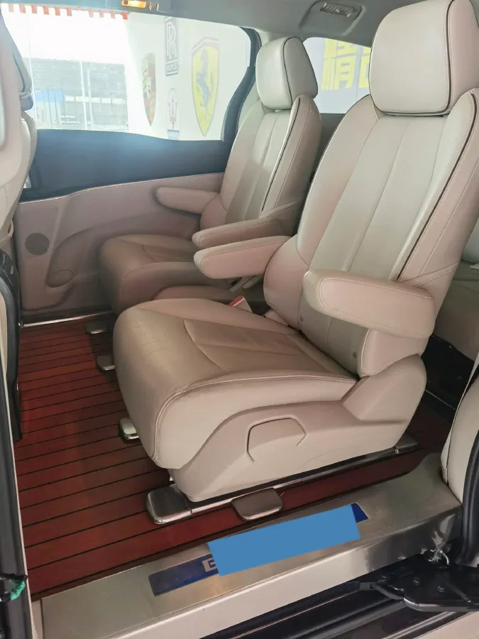 2021 Buick GL8 2.0T 237HP L4 9AT,autocango,china used car exporter,china ev exporter,chinese used car exporter,chinese used ev exporter