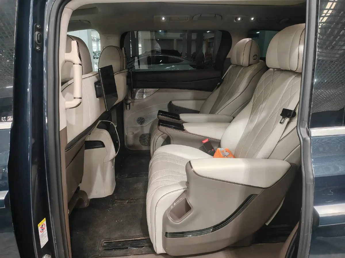 2022 Mercedes-Benz GLC Class 2.0T 197HP L4 9AT,autocango,china used car exporter,china ev exporter,chinese used car exporter,chinese used ev exporter