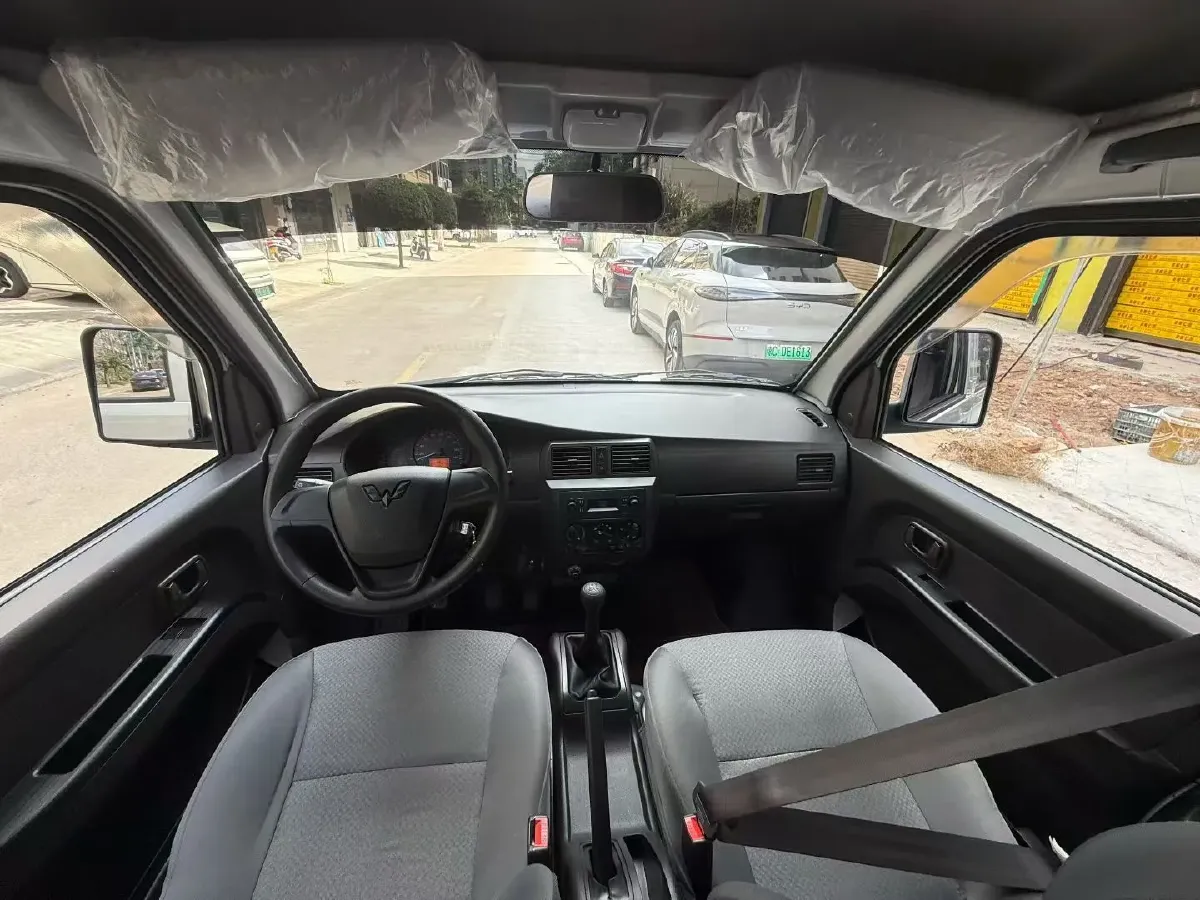 2023 WuLing RongGuang New Truck 1.5L 102HP L4 5MT,autocango,china used car exporter,china ev exporter,chinese used car exporter,chinese used ev exporter