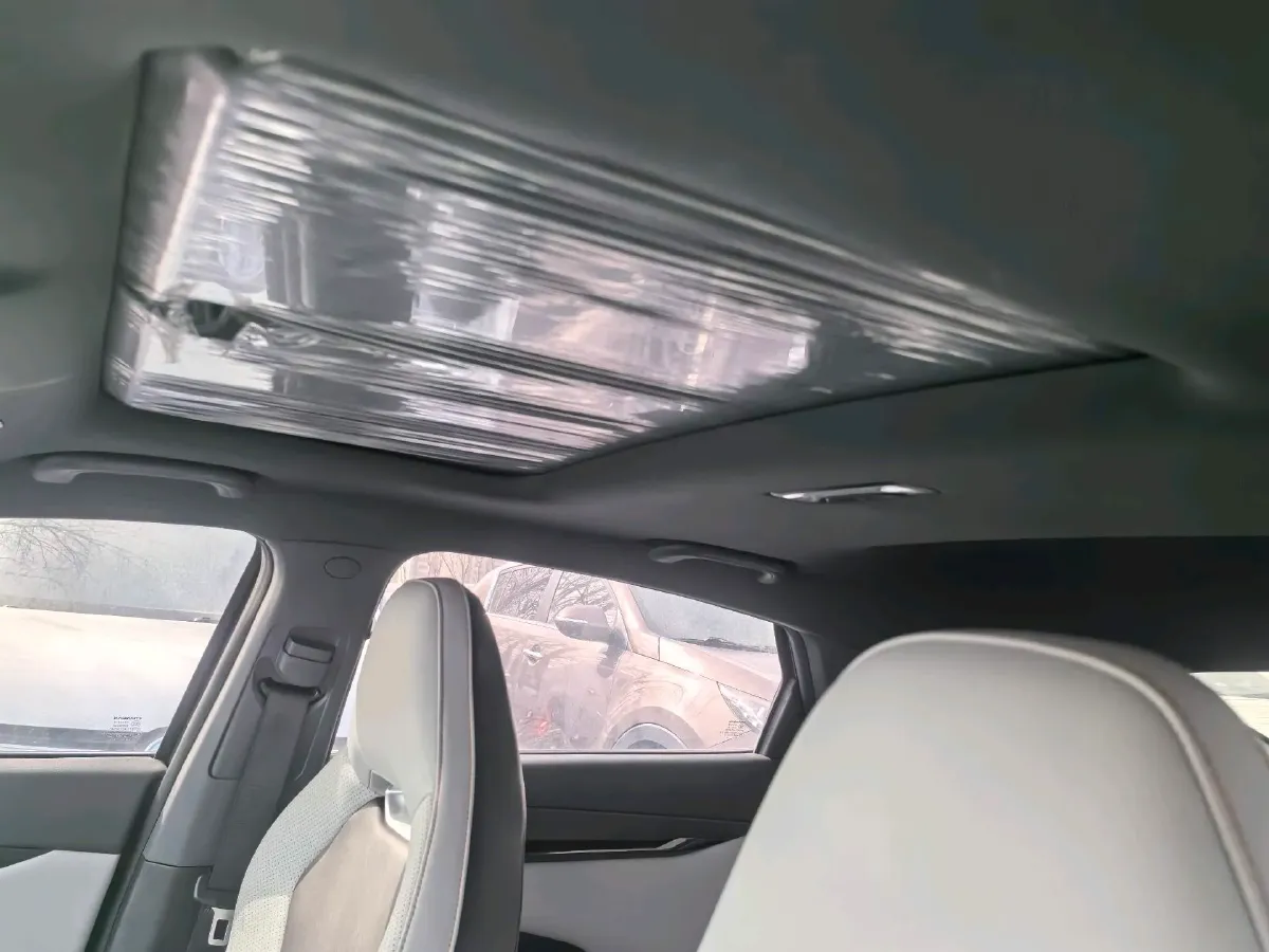 2024 ChangAn UNI-V iDD 1.5L 110HP L4 E-CVT PHEV 18.99KWH,autocango,china used car exporter,china ev exporter,chinese used car exporter,chinese used ev exporter