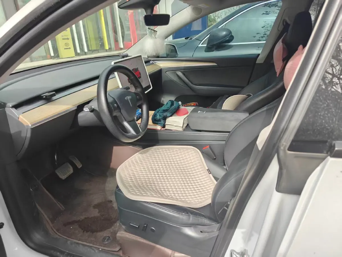 2022 Tesla Model Y BEV 60KWH,autocango,china used car exporter,china ev exporter,chinese used car exporter,chinese used ev exporter