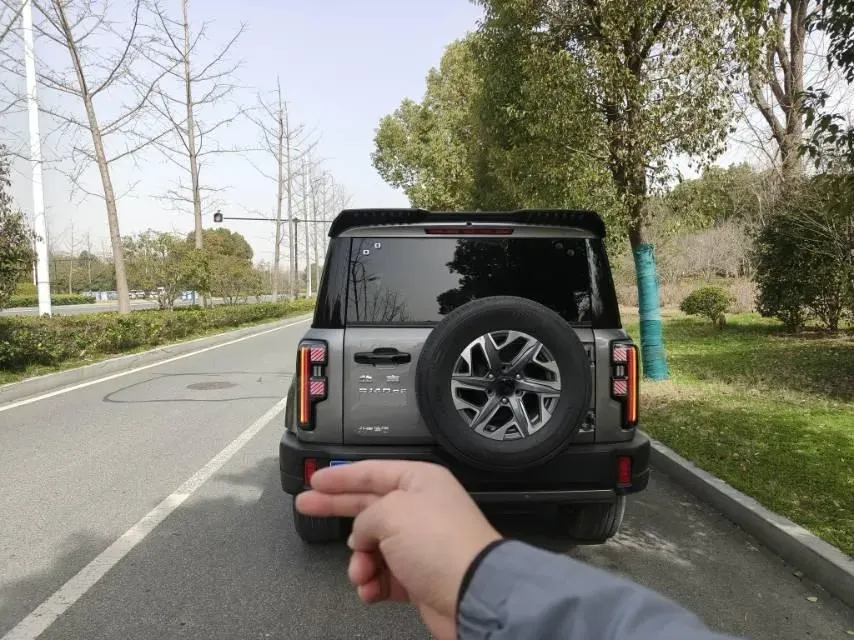 2026 Beijing BJ40 2.0T 245HP L4 8AT,autocango,china used car exporter,china ev exporter,chinese used car exporter,chinese used ev exporter