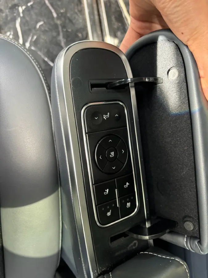 2023 GAC Trumpchi M8 2.0T 252HP L4 8AT,autocango,china used car exporter,china ev exporter,chinese used car exporter,chinese used ev exporter