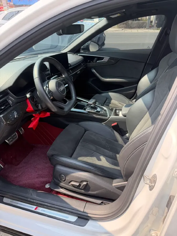 2023 Audi A4L 2.0T 245HP L4 7DCT,autocango,china used car exporter,china ev exporter,chinese used car exporter,chinese used ev exporter