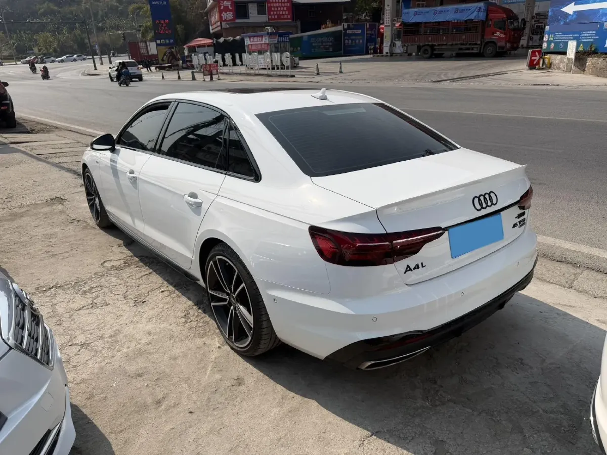 2023 Audi A4L 2.0T 245HP L4 7DCT,autocango,china used car exporter,china ev exporter,chinese used car exporter,chinese used ev exporter