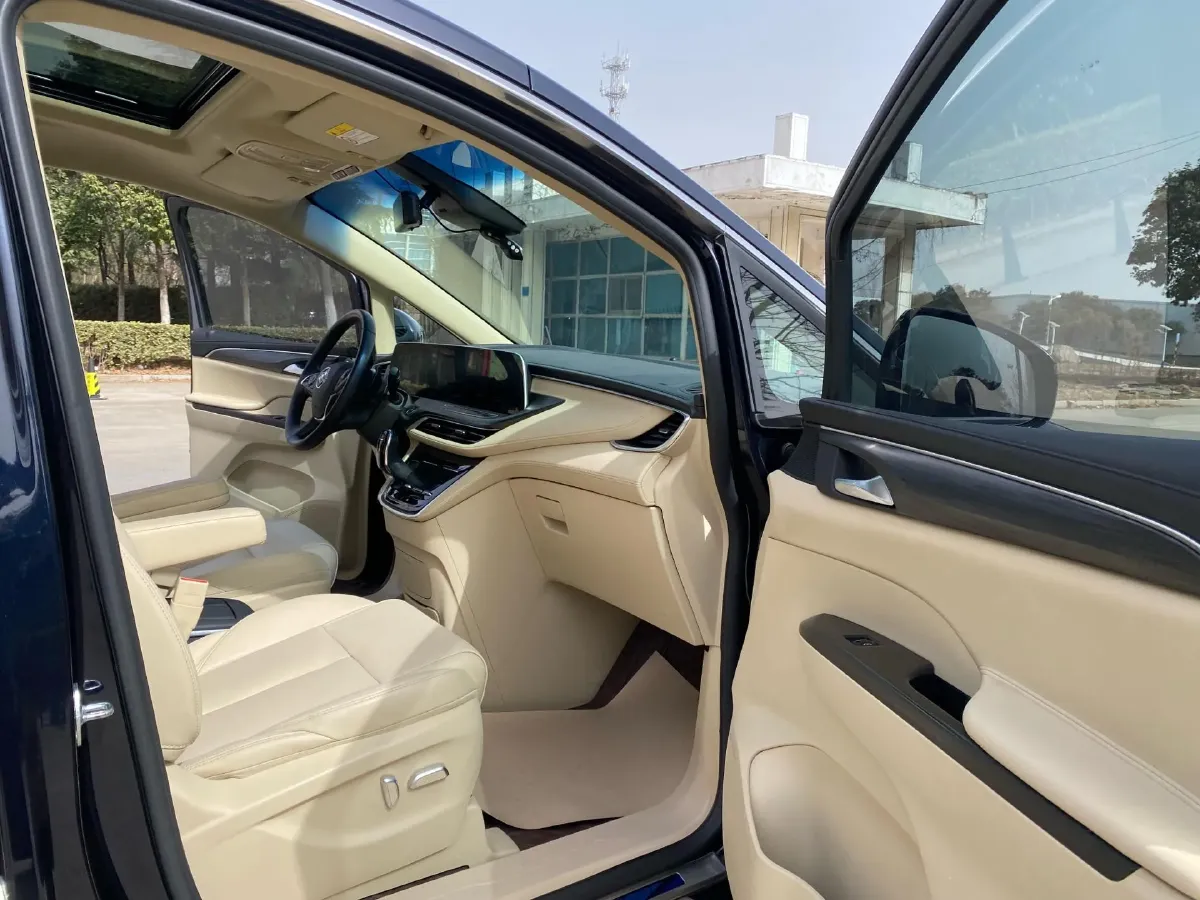 2023 Buick GL8 2.0T 237HP L4 9AT,autocango,china used car exporter,china ev exporter,chinese used car exporter,chinese used ev exporter