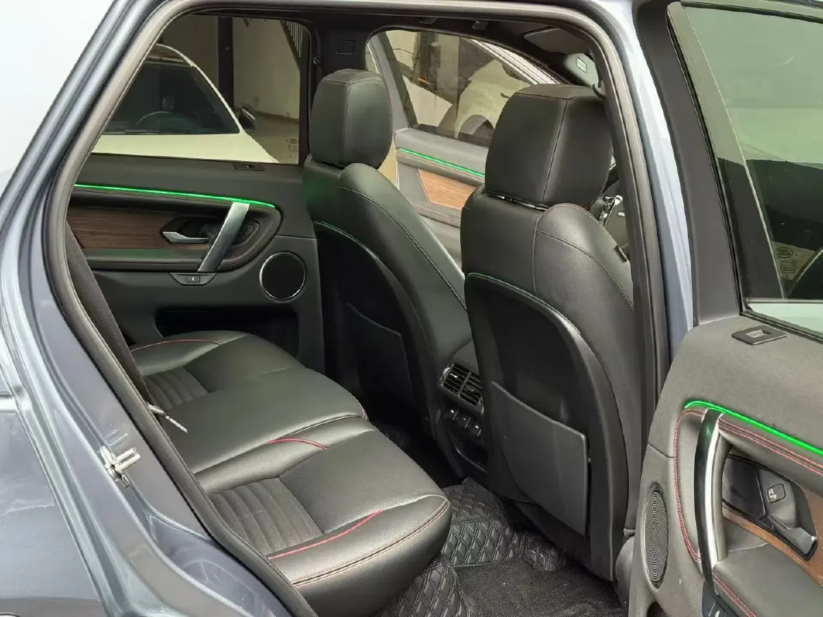 2020 Land Rover Discovery Sport 2.0T 249HP L4 9AT,autocango,china used car exporter,china ev exporter,chinese used car exporter,chinese used ev exporter