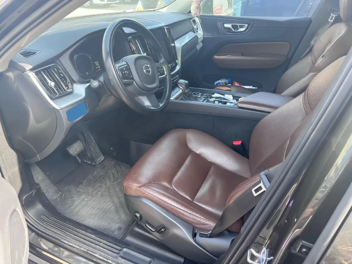 2020 Volvo XC60 2.0T 254HP L4 8AT,autocango,china used car exporter,china ev exporter,chinese used car exporter,chinese used ev exporter