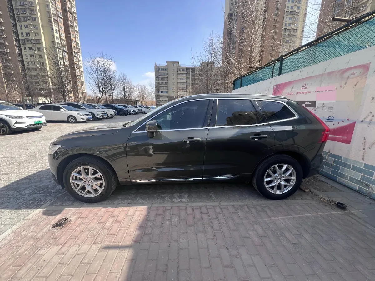 2020 Volvo XC60 2.0T 254HP L4 8AT,autocango,china used car exporter,china ev exporter,chinese used car exporter,chinese used ev exporter