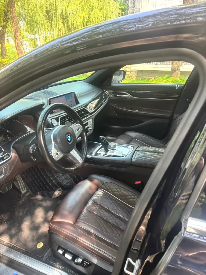 2021 BMW 7 Series 3.0T 340HP L6 8AT,autocango,china used car exporter,china ev exporter,chinese used car exporter,chinese used ev exporter