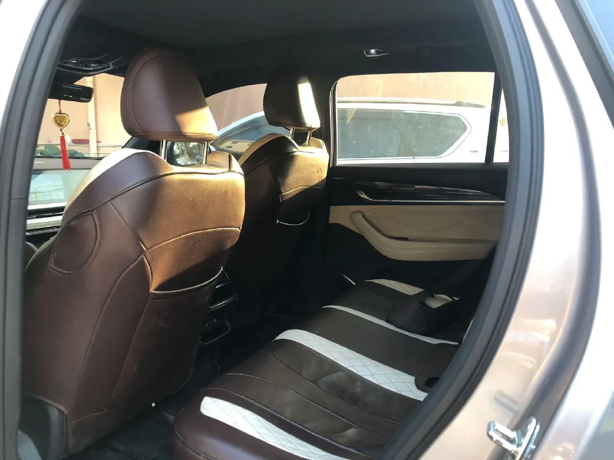 2021 Geely Monjaro 2.0T 218HP L4 7DCT,autocango,china used car exporter,china ev exporter,chinese used car exporter,chinese used ev exporter