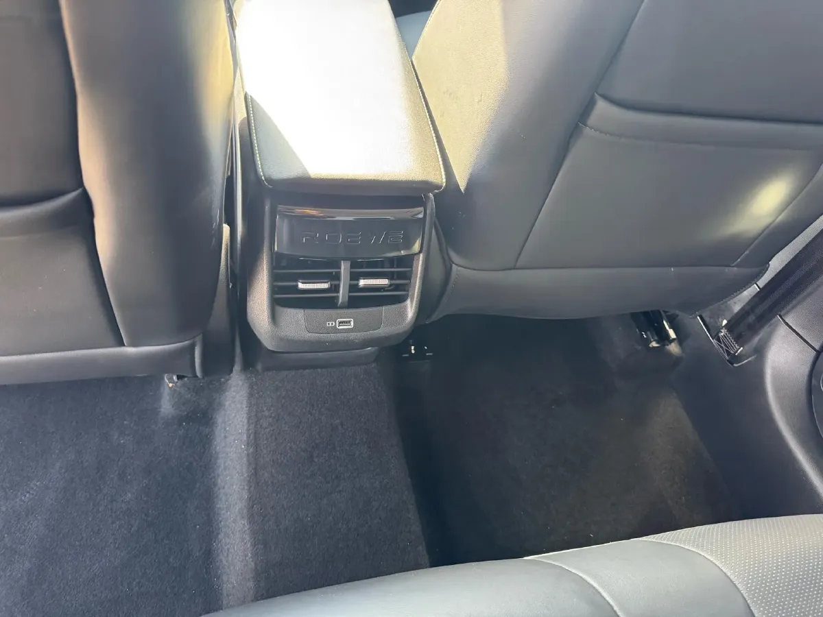 2021 Roewe i5 1.5L 120HP L4 CVT,autocango,china used car exporter,china ev exporter,chinese used car exporter,chinese used ev exporter