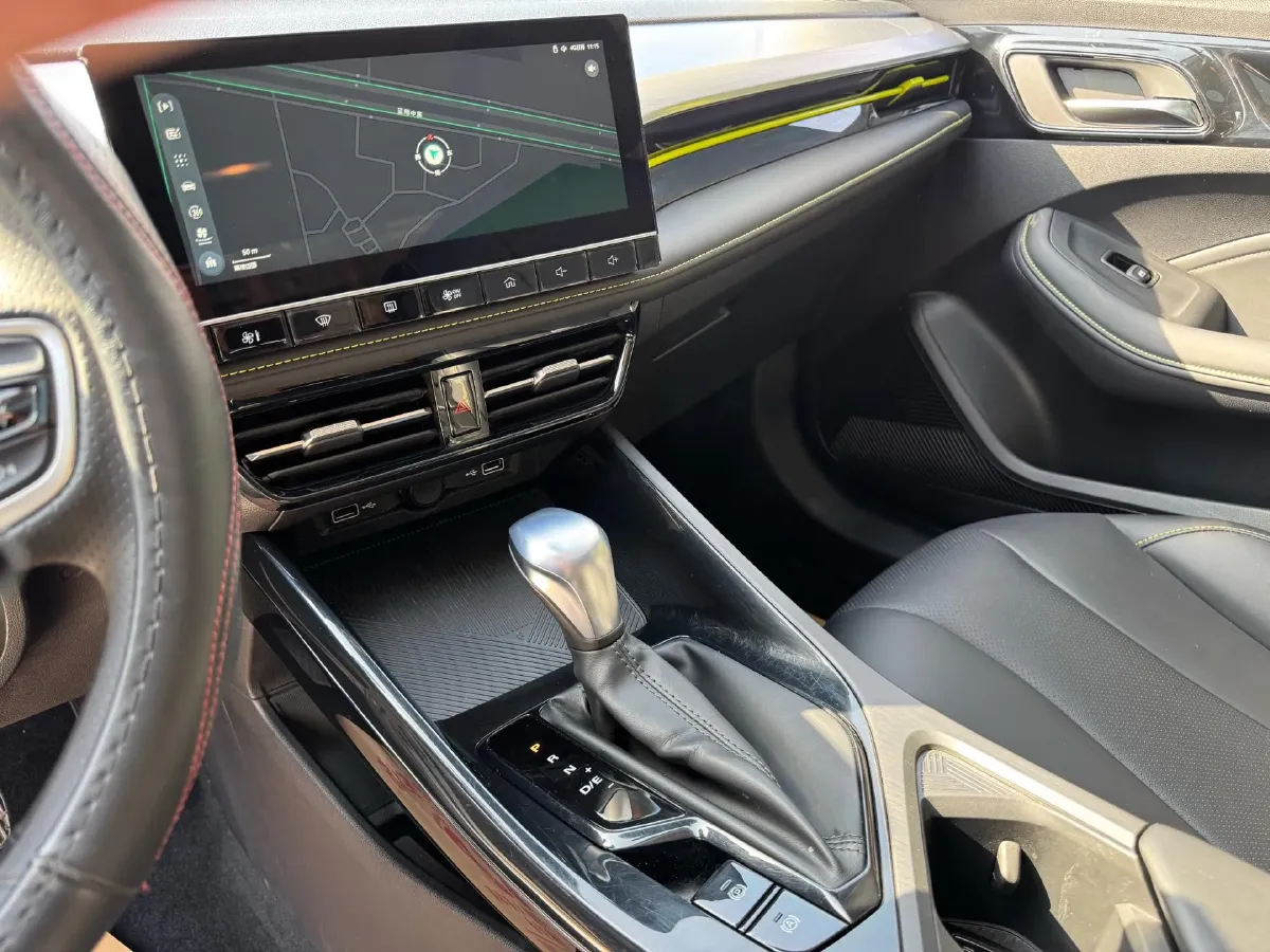 2021 Roewe i5 1.5L 120HP L4 CVT,autocango,china used car exporter,china ev exporter,chinese used car exporter,chinese used ev exporter