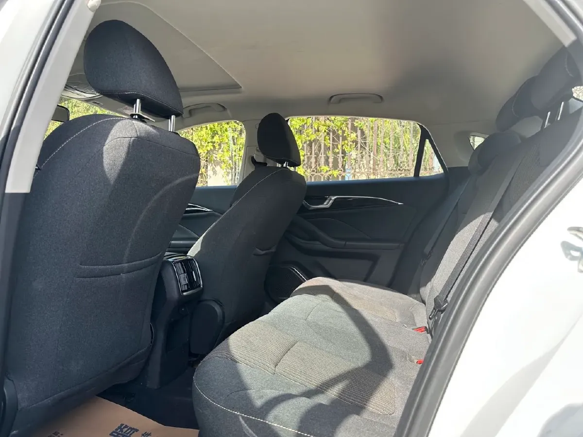 2023 Bestune B70 1.5T 169HP L4 7DCT,autocango,china used car exporter,china ev exporter,chinese used car exporter,chinese used ev exporter