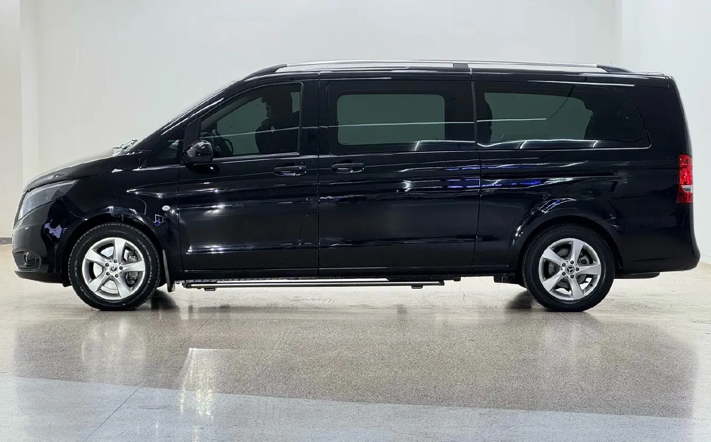 2021 Mercedes-Benz Vito 2.0T 211HP L4 9AT,autocango,china used car exporter,china ev exporter,chinese used car exporter,chinese used ev exporter
