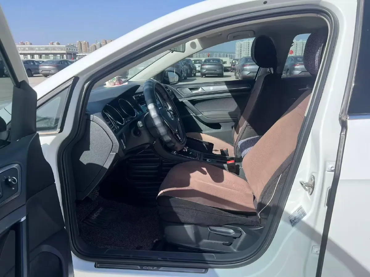 2017 Volkswagen Golf 1.4T 131HP L4 7DCT,autocango,china used car exporter,china ev exporter,chinese used car exporter,chinese used ev exporter