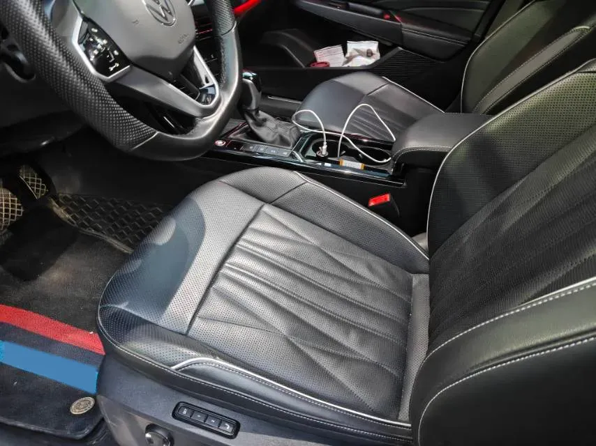 2023 Volkswagen Passat 2.0T 220HP L4 7DCT,autocango,china used car exporter,china ev exporter,chinese used car exporter,chinese used ev exporter