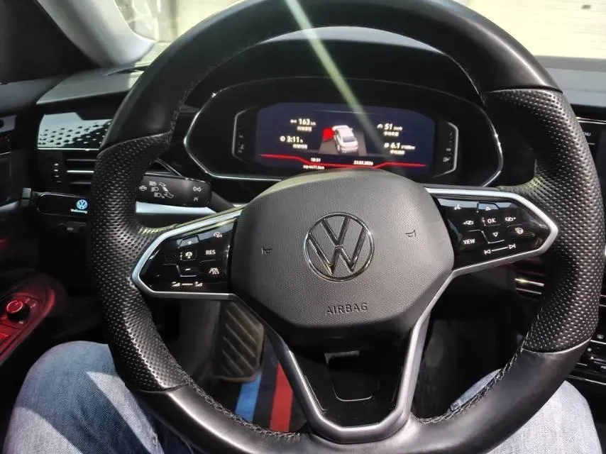 2023 Volkswagen Passat 2.0T 220HP L4 7DCT,autocango,china used car exporter,china ev exporter,chinese used car exporter,chinese used ev exporter